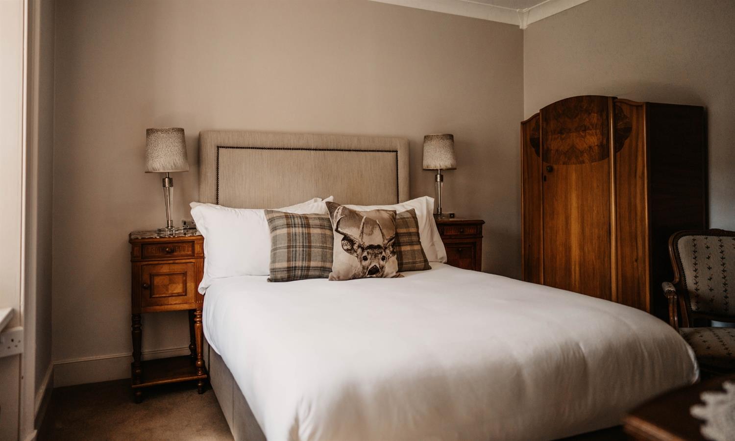 Classic double room Bedroom at Shieldaig Lodge