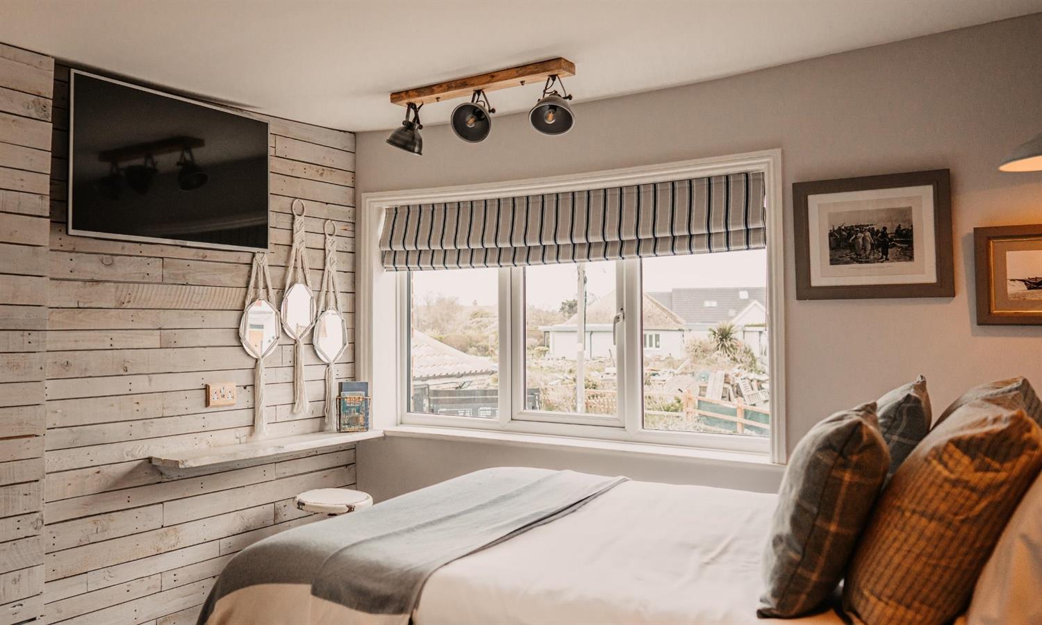 Cosy Double Bedroom at Ship Inn