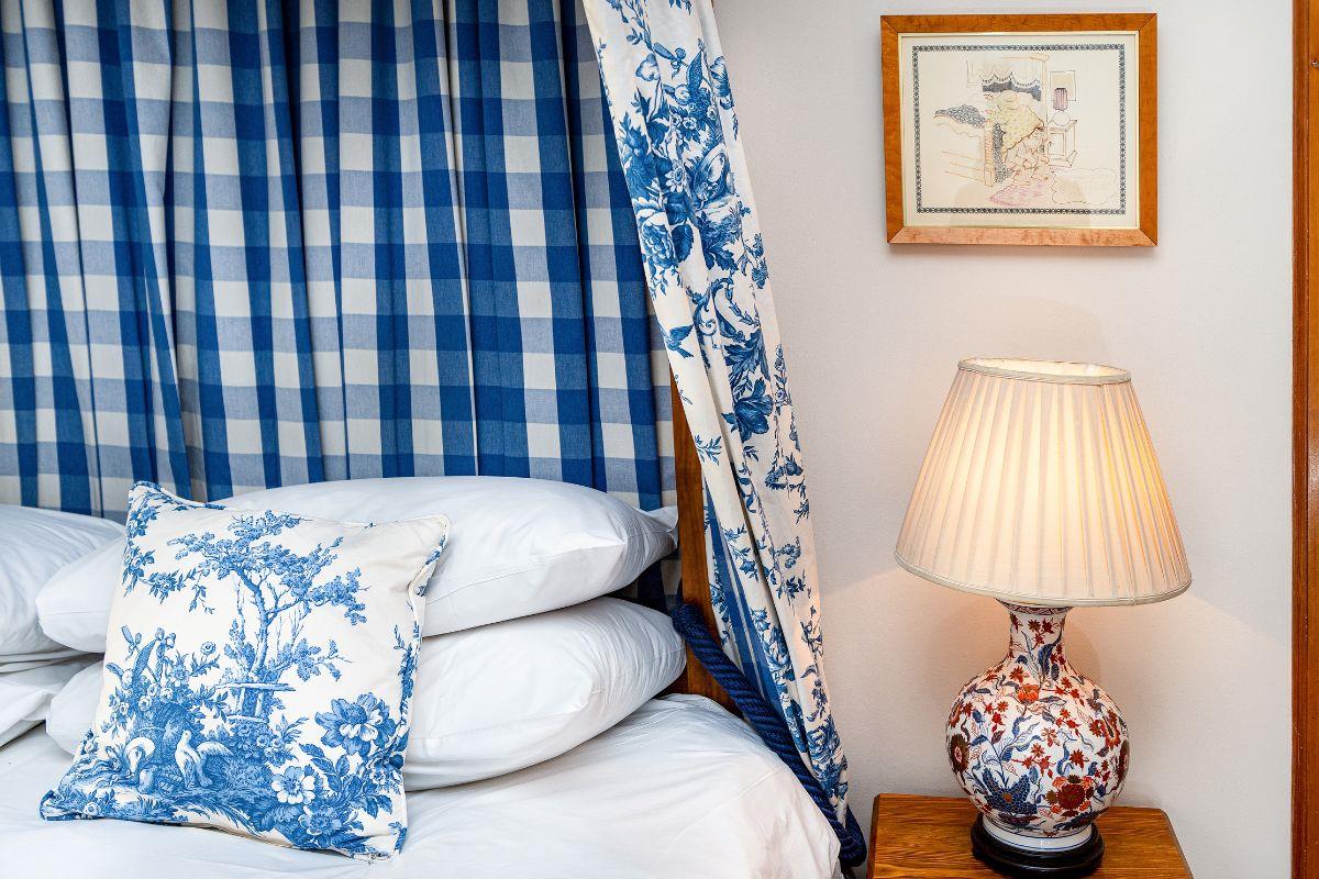 Boutique bedroom at Eilean Iarmain