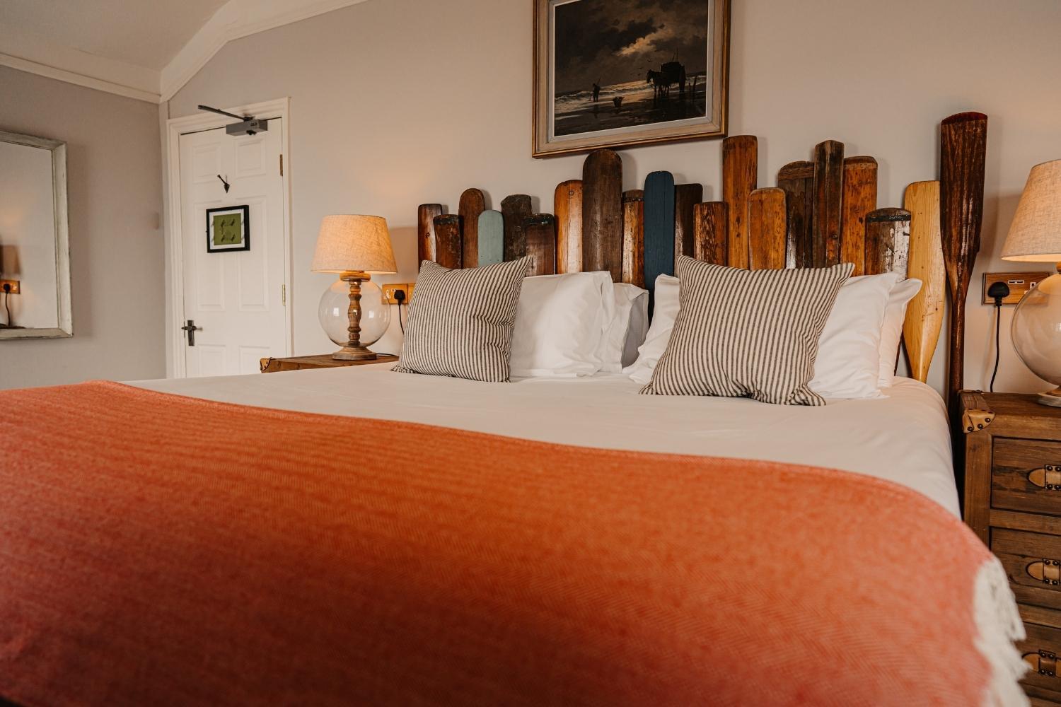 Family Friendly Deluxe Sea View Bedroom with paddle headboard