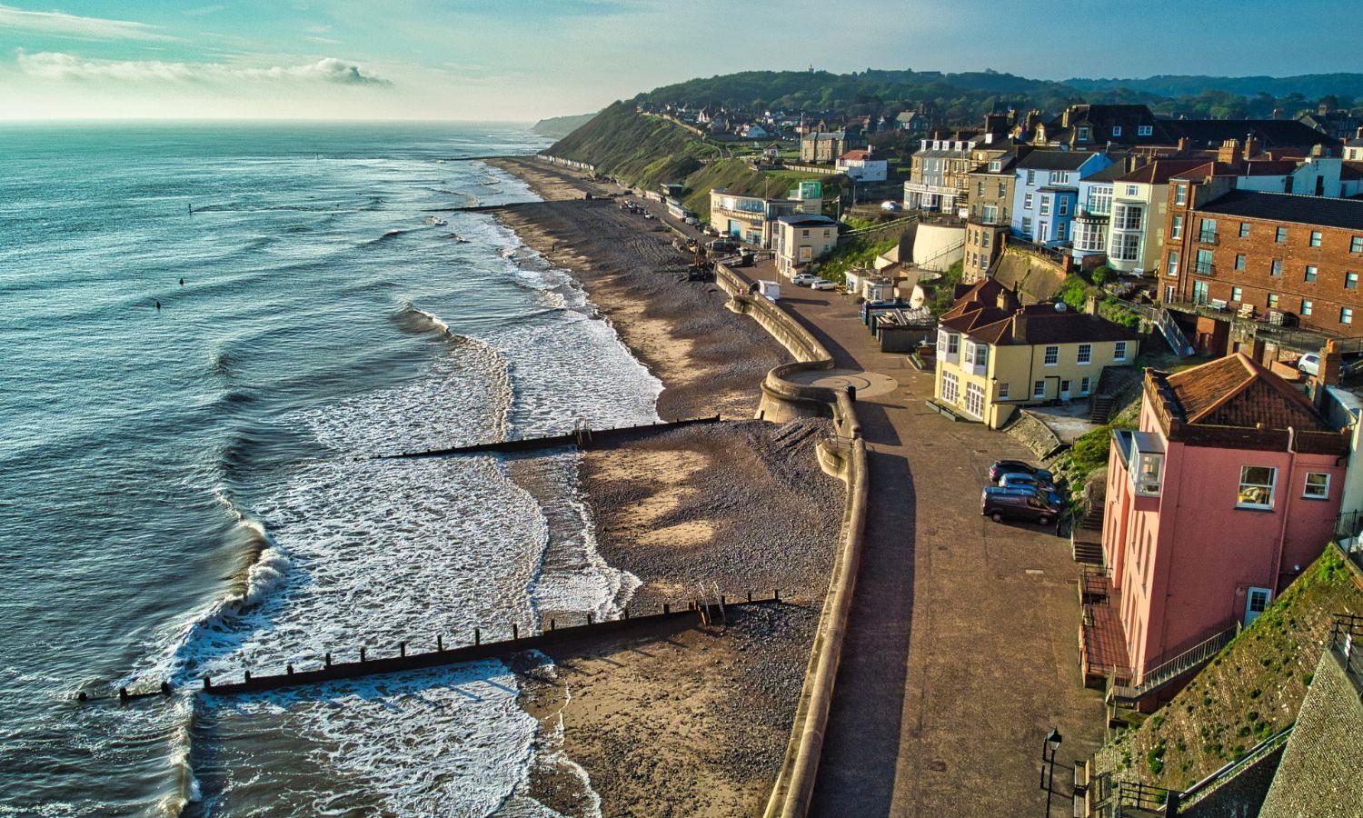Landscape shot of Cromer beach coastline