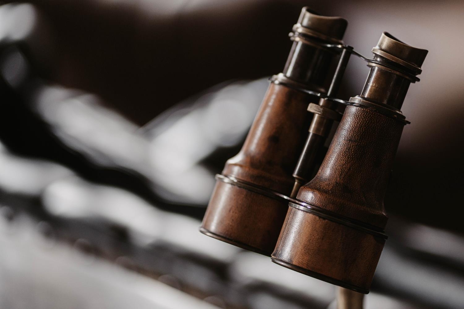 Complimentary refreshments on bed in bedroom at Shieldaig Lodge hotel near Bath