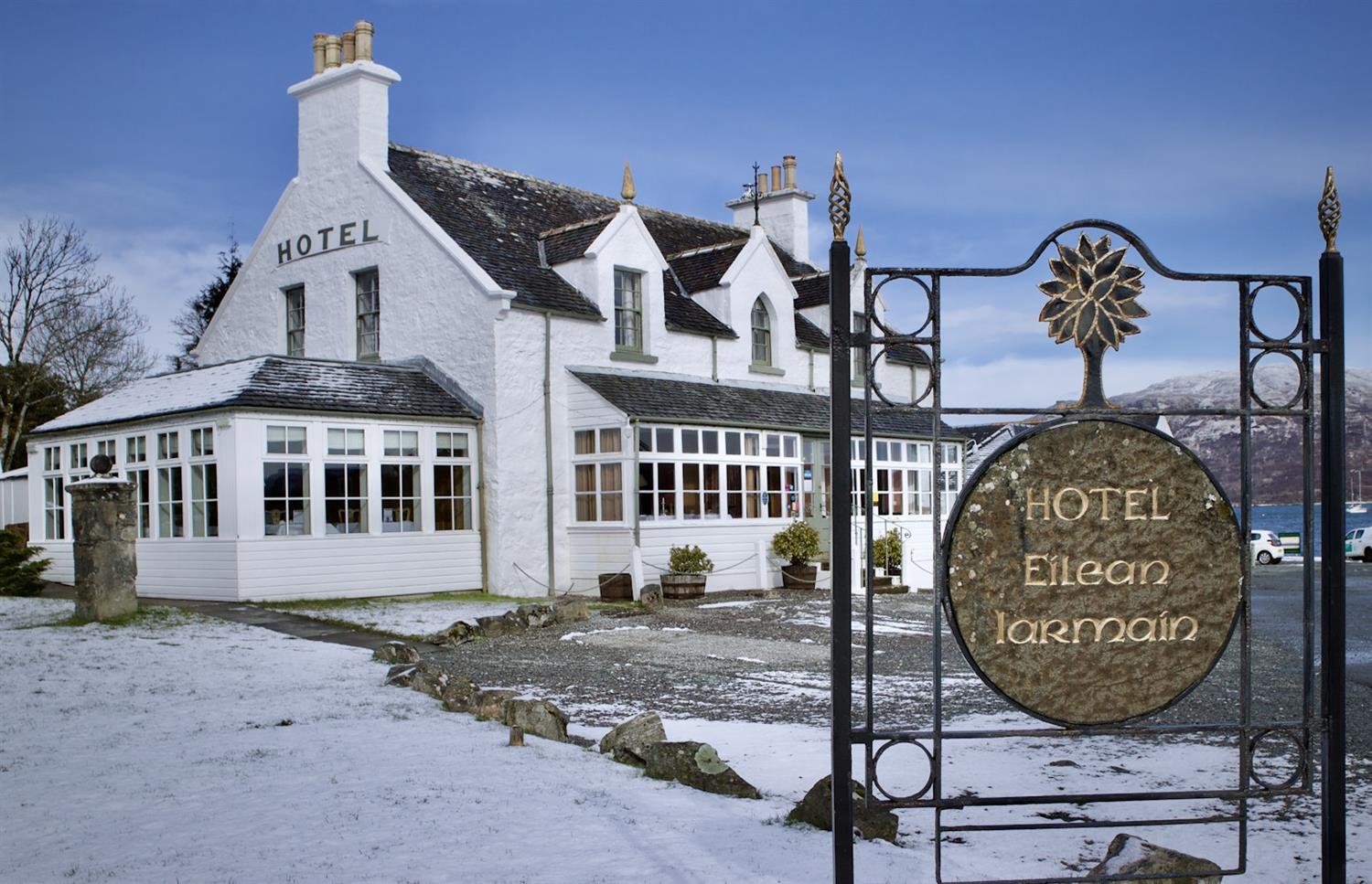 Eilean Iarmain Hotel in the snow 