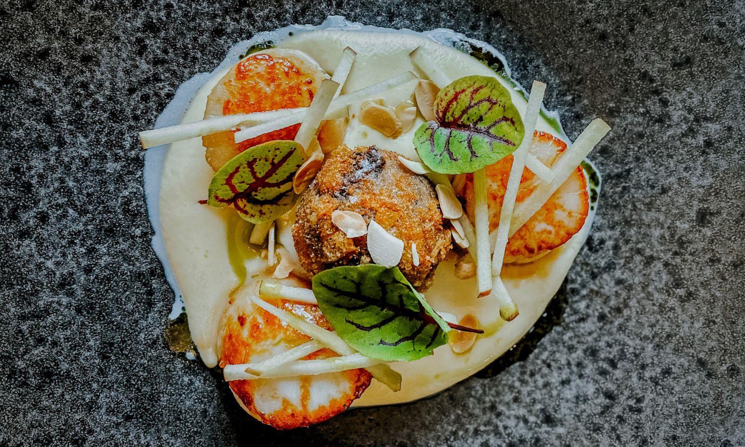 Scrabster scallops with haggis on a cauliflower puree