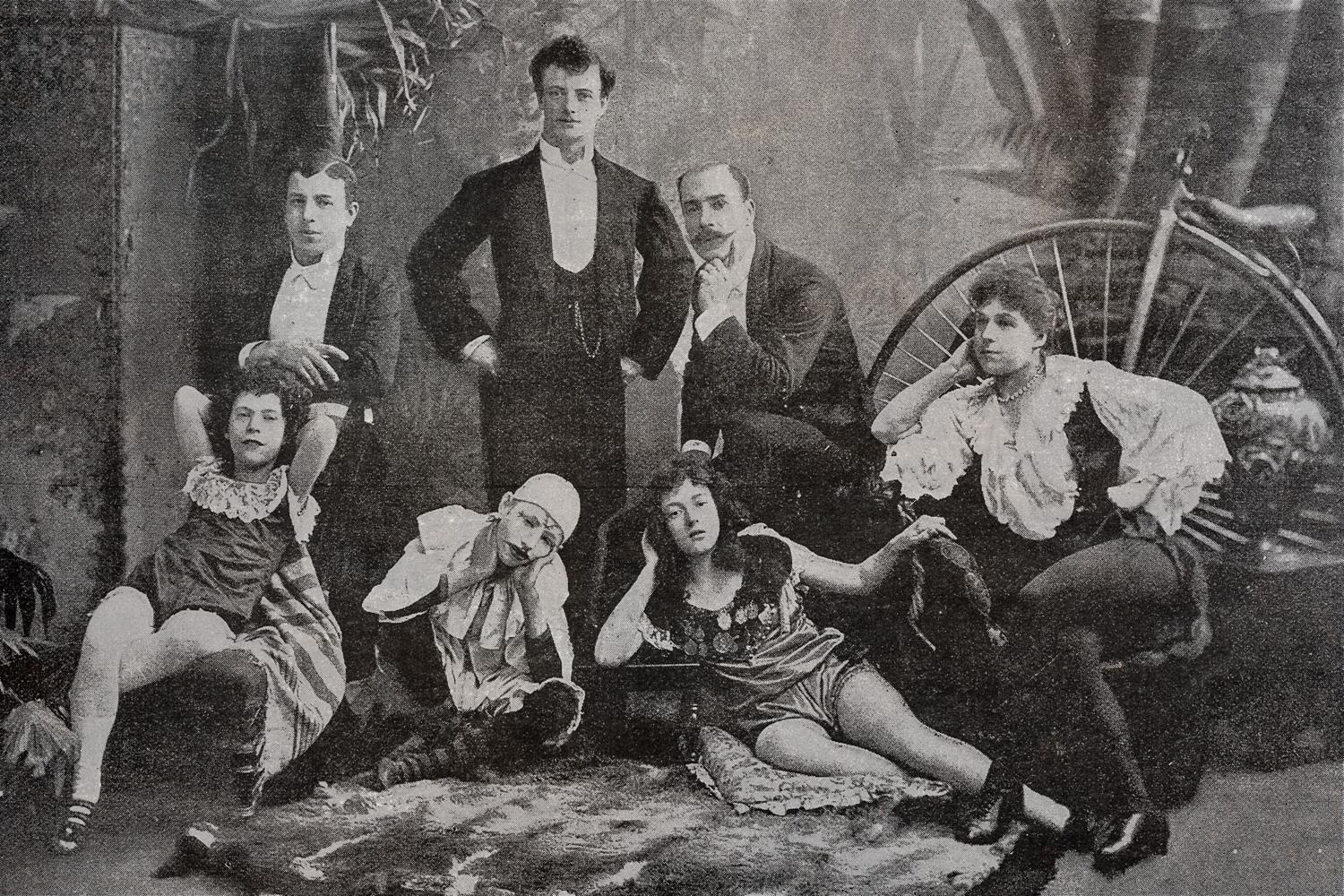 Victorian circus performers