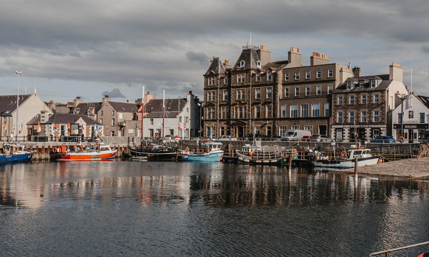 Kirkwall Hotel overlooking Kirkwall Harbour in Orkney