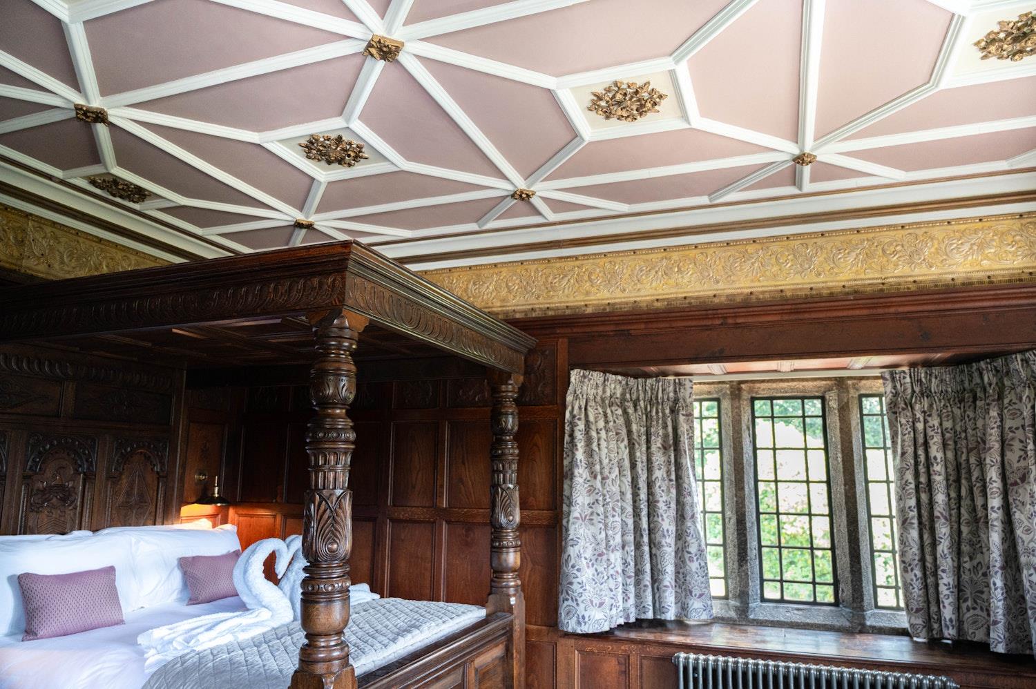 St Gertrude four poster room