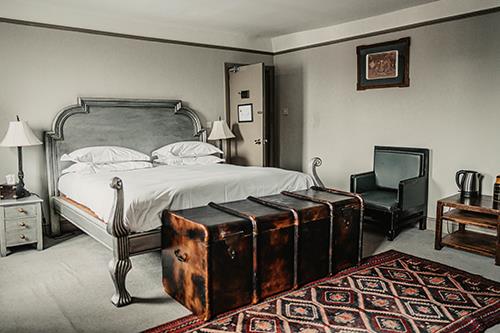 Bedroom at Elephant Hotel in Pangbourne