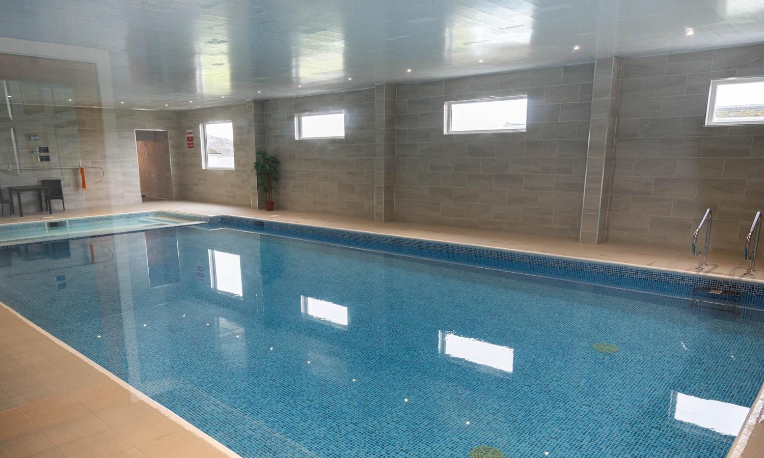 Kinloch Hotel's swimming pool 