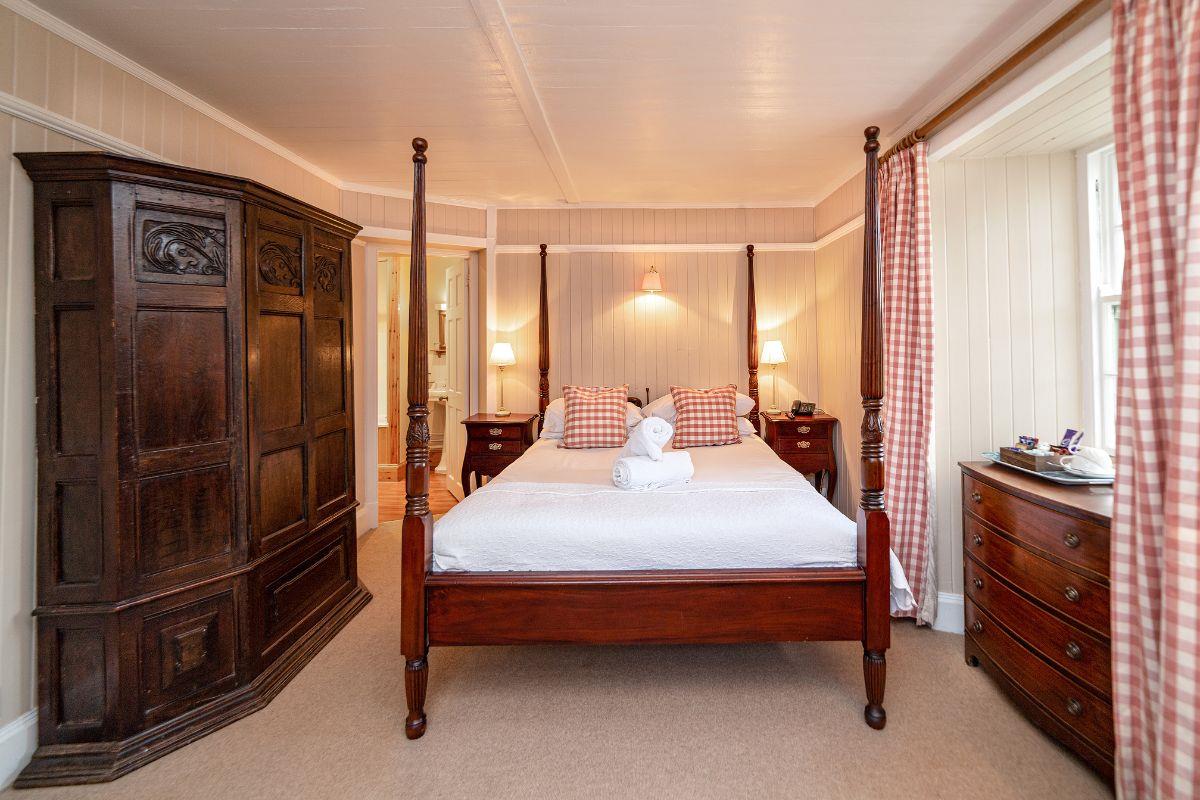Bedroom at Eilean Iarmain