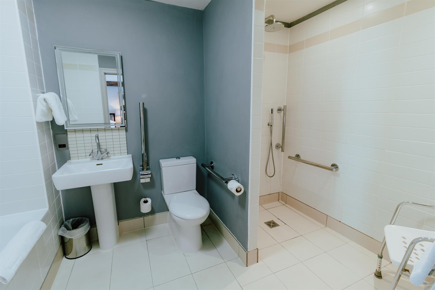 Family Friendly Bathroom at Widbrook Grange