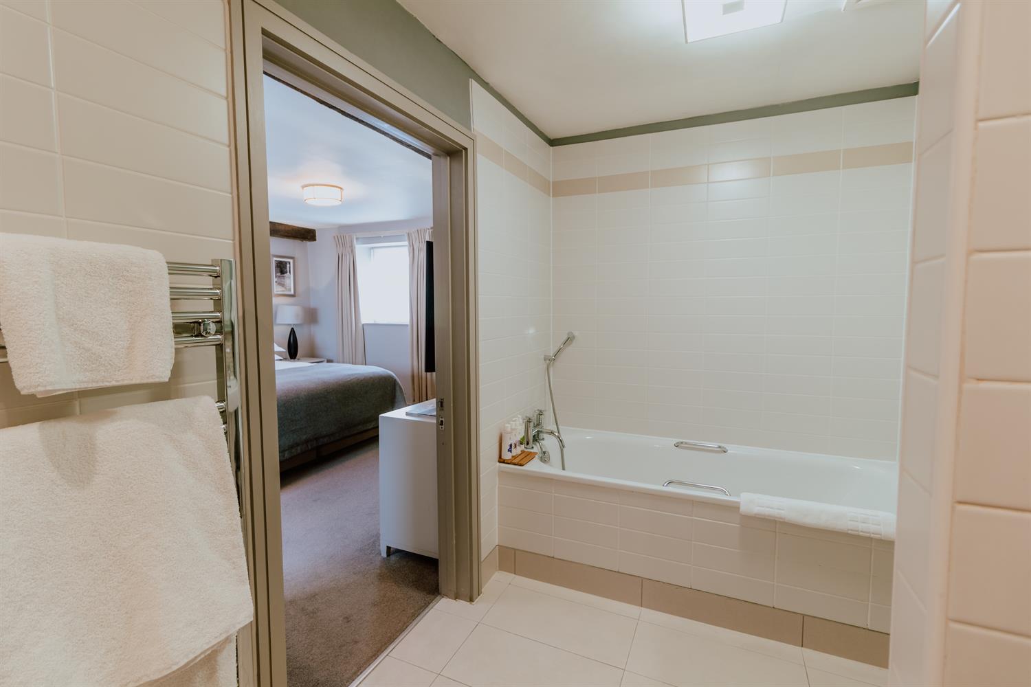 Family Friendly Bathroom at Widbrook Grange