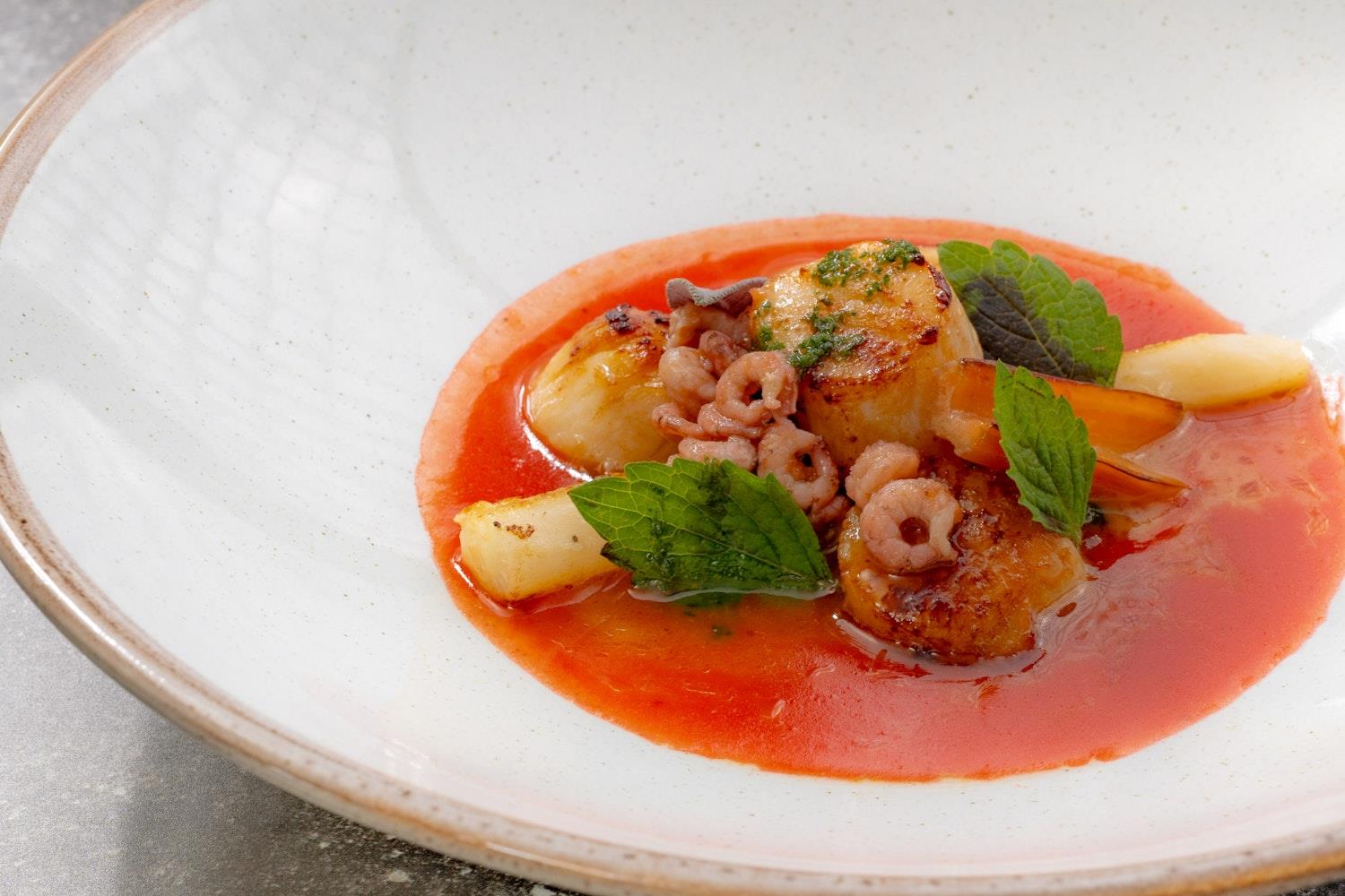 Dining experience at Eilean Iarmain Hotel, Isle of Skye