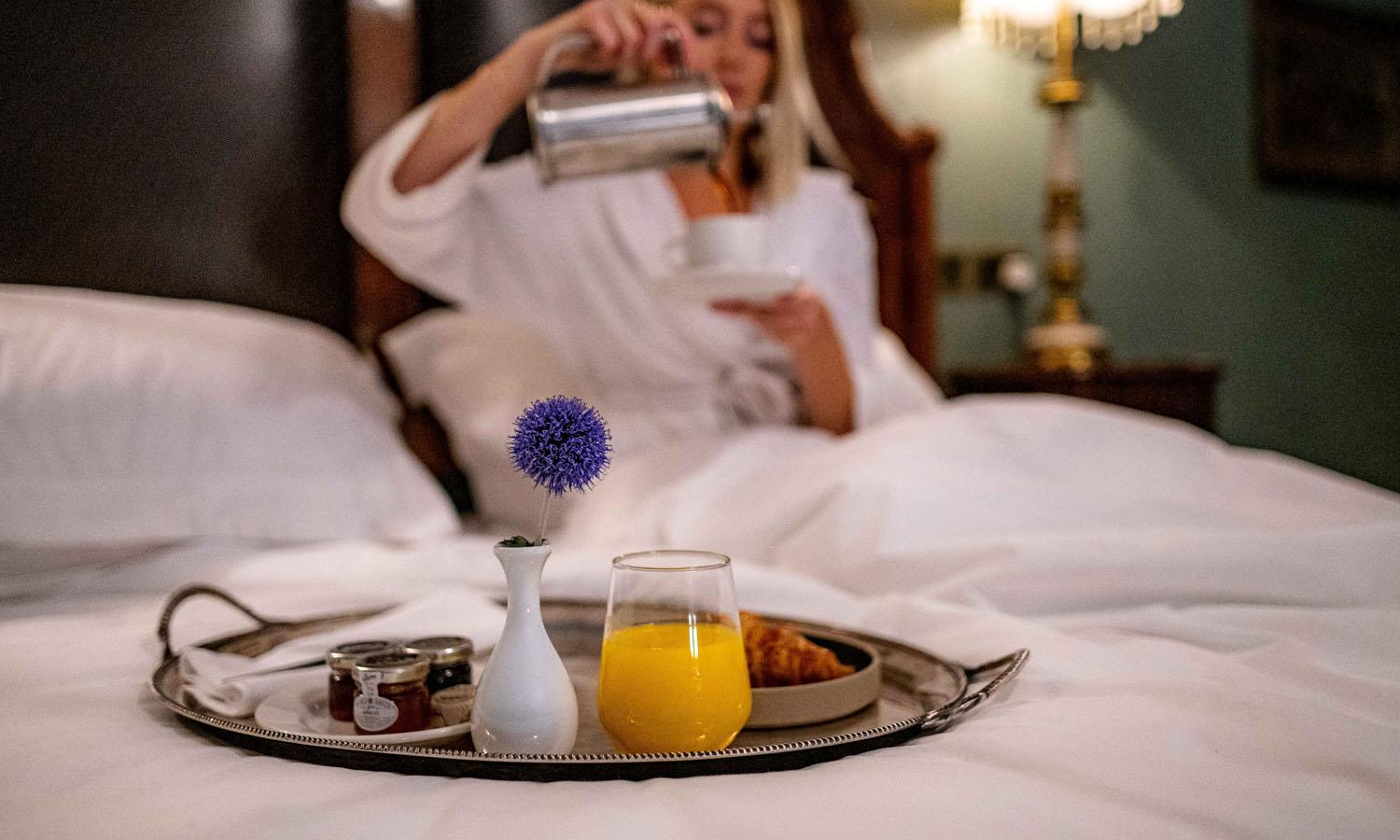 Breakfast in bed at Melville Castle 