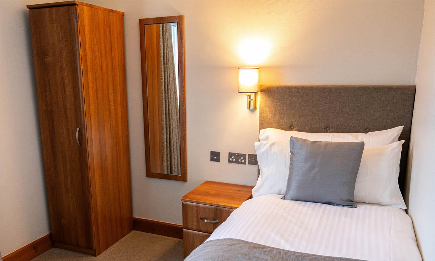 Single Room at Kinloch Hotel 