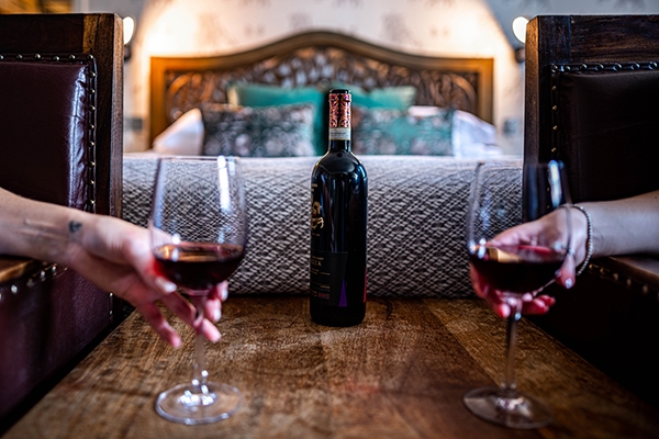 A Foodie's Delight for 2 - Sharing Steak with Wine