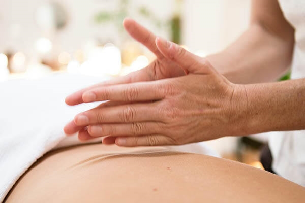 1 hour massage treatment & Prosecco Afternoon Tea